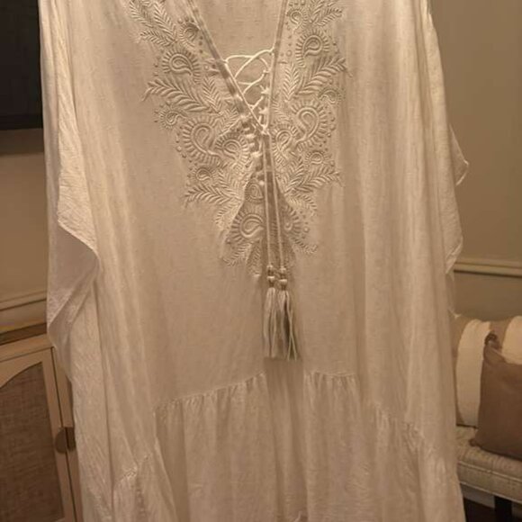 Lilly Pulitzer White Embroidered Lace-Up Ruffle Hem Caftan Cover-Up  L/XL - Picture 2 of 8